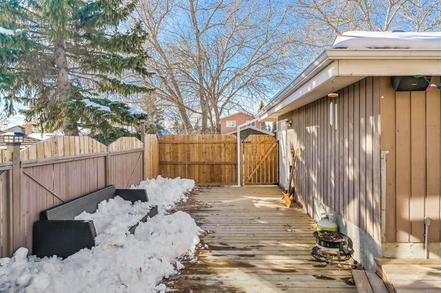 74 Hawkwood Road Nw, House detached with 3 bedrooms, 2 bathrooms and 1 parking in Calgary AB | Image 25