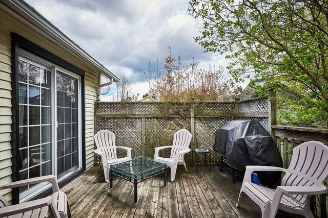 60 Ontario St, House detached with 2 bedrooms, 1 bathrooms and 2 parking in Clarington ON | Image 2