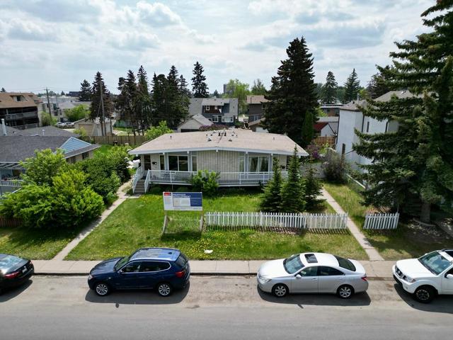 3815 10 Avenue Sw, House other with 11 bedrooms, 3 bathrooms and 2 parking in Calgary AB | Image 3