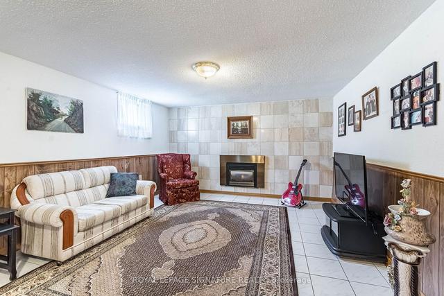 23 Jayfield Rd, House detached with 3 bedrooms, 2 bathrooms and 6 parking in Brampton ON | Image 21