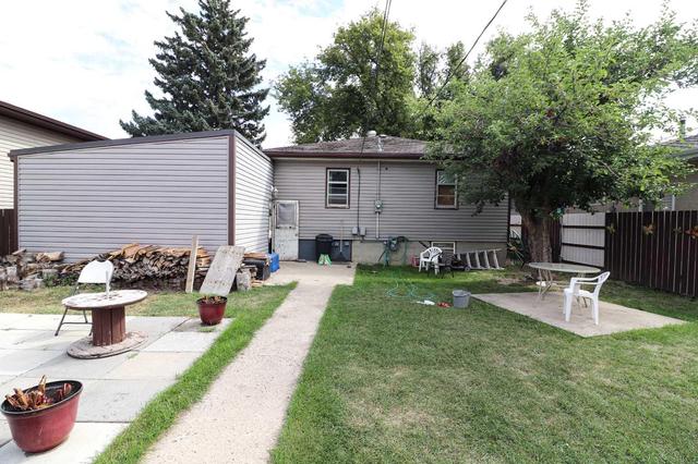 2266 15 Avenue Se, House detached with 3 bedrooms, 1 bathrooms and 3 parking in Medicine Hat AB | Image 13