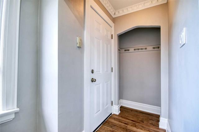 67 Inwood Ave, House detached with 2 bedrooms, 2 bathrooms and 3 parking in Toronto ON | Image 12