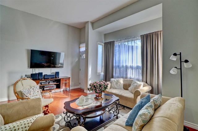 106 - 90 Wingarden Crt, Townhouse with 3 bedrooms, 2 bathrooms and 2 parking in Toronto ON | Image 5