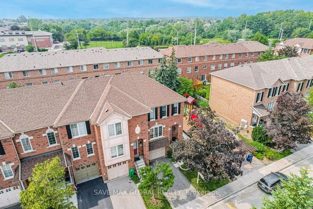 28 - 2 Clay Brick Crt, Townhouse with 3 bedrooms, 2 bathrooms and 2 parking in Brampton ON | Image 12