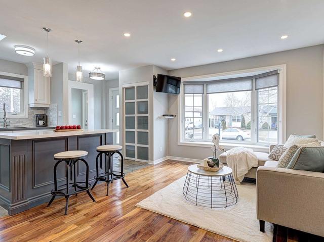 2304 Middlesmoor Cres, House semidetached with 3 bedrooms, 3 bathrooms and 5 parking in Burlington ON | Image 8