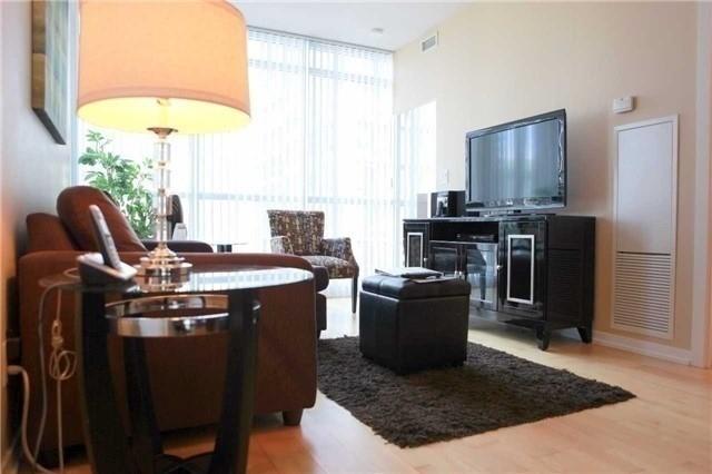 2401 - 65 Bremner Blvd, Condo with 2 bedrooms, 2 bathrooms and 1 parking in Toronto ON | Image 14