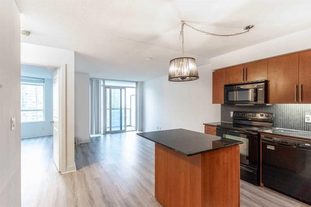 1110 - 330 Burnhamthorpe Rd W, Condo with 1 bedrooms, 1 bathrooms and 1 parking in Mississauga ON | Image 17