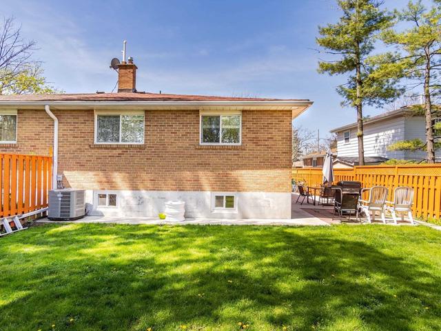 3383 Kelowna Crt, House semidetached with 3 bedrooms, 3 bathrooms and 4 parking in Mississauga ON | Image 30