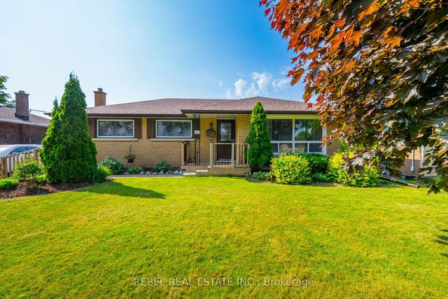 1253 Mackenzie Ave, House detached with 3 bedrooms, 2 bathrooms and 3 parking in Oshawa ON | Image 1