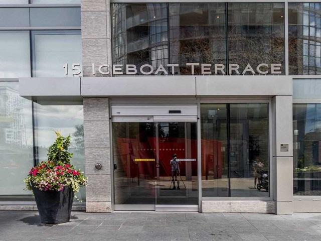 1216 - 15 Iceboat Terr, Condo with 1 bedrooms, 1 bathrooms and 1 parking in Toronto ON | Image 12
