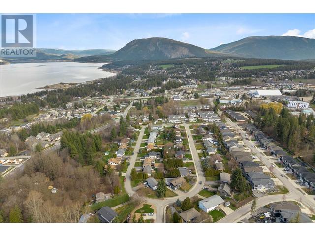 211 22 Street Ne, House detached with 3 bedrooms, 2 bathrooms and 1 parking in Salmon Arm BC | Image 40