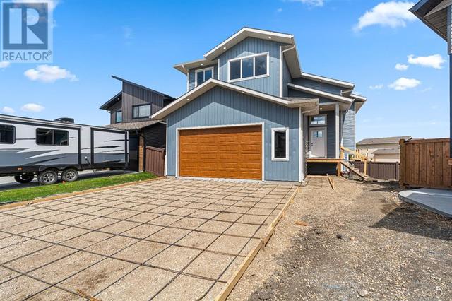 10617 114a Street, House detached with 3 bedrooms, 2 bathrooms and 4 parking in Grande Prairie AB | Card Image
