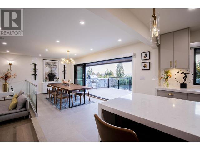 1045 Braeside Street, House detached with 4 bedrooms, 4 bathrooms and 4 parking in West Vancouver BC | Image 13