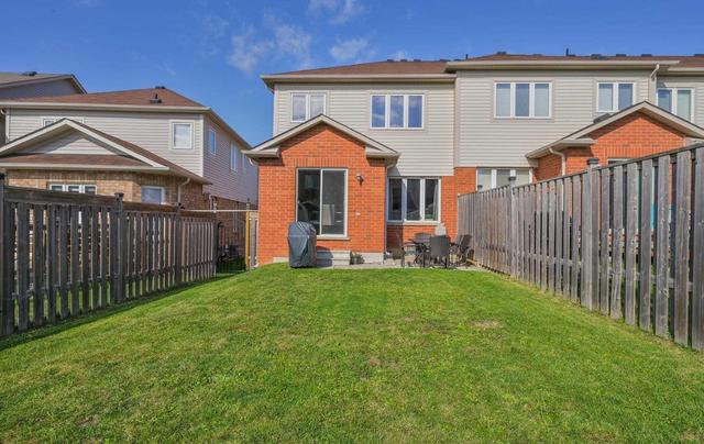 83 Bathgate Cres, House attached with 3 bedrooms, 3 bathrooms and 1 parking in Clarington ON | Image 20