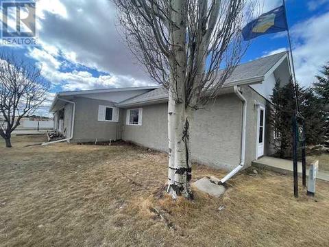 2533 9 Avenue, House detached with 3 bedrooms, 2 bathrooms and 8 parking in Wainwright AB | Card Image