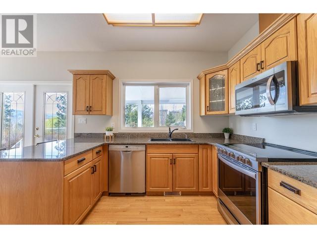 276 Heritage Boulevard, House detached with 3 bedrooms, 2 bathrooms and 2 parking in Okanagan Similkameen D BC | Image 20