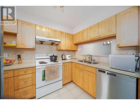 35 - 6670 Rumble Street, House attached with 3 bedrooms, 3 bathrooms and 2 parking in Burnaby BC | Card Image