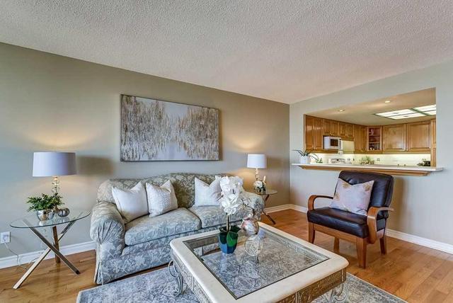 Ph7 - 33 Weldrick Rd E, Condo with 3 bedrooms, 2 bathrooms and 2 parking in Richmond Hill ON | Image 7