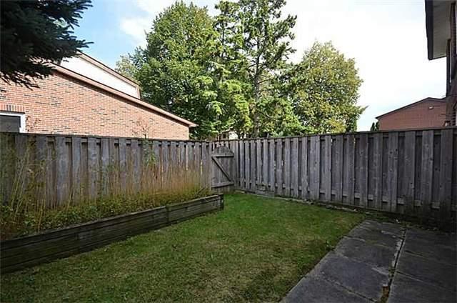 th40 - 443 Manse Rd, Townhouse with 3 bedrooms, 2 bathrooms and 1 parking in Toronto ON | Image 9