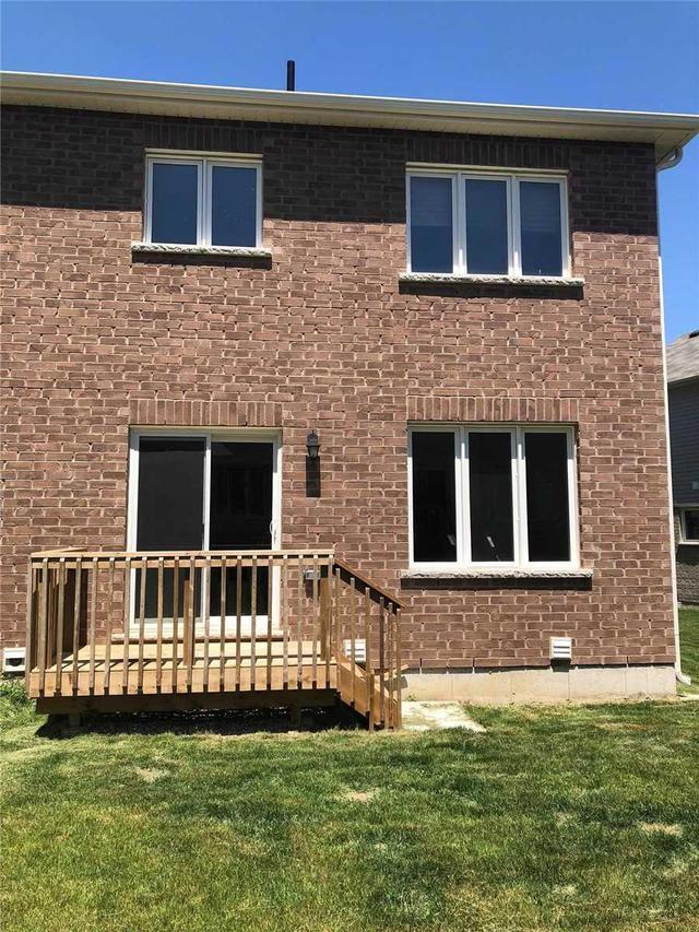 11 Longboat Run W, House attached with 3 bedrooms, 3 bathrooms and 1 parking in Brantford ON | Image 14