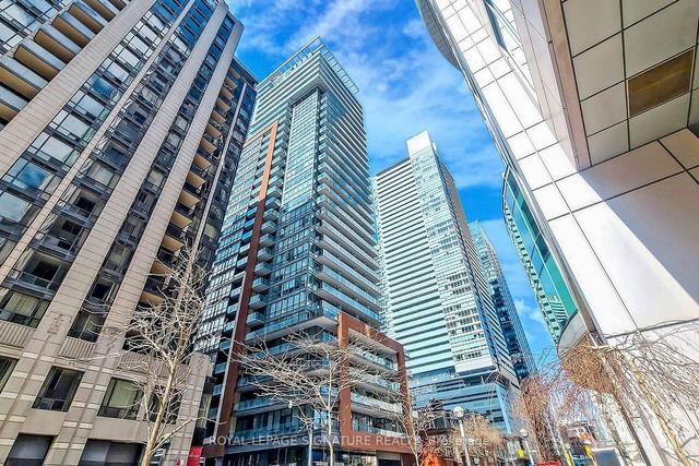606 - 8 Mercer St, Condo with 1 bedrooms, 1 bathrooms and 0 parking in Toronto ON | Image 1