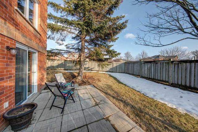 862 Playter Cres, Townhouse with 3 bedrooms, 3 bathrooms and 2 parking in Newmarket ON | Image 29