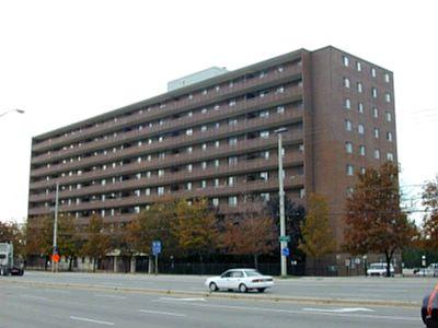 1003 - 3533 Derry Rd, Condo with 2 bedrooms, 1 bathrooms and 1 parking in Mississauga ON | Image 1