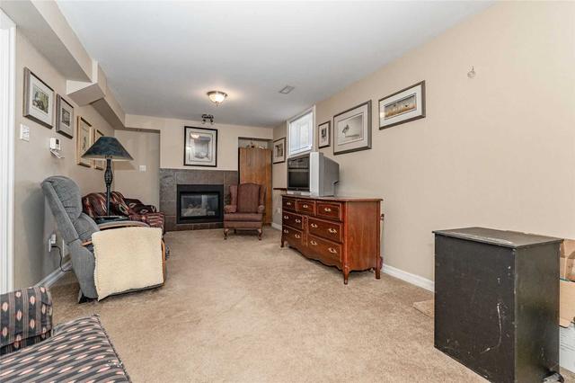 33 Kenwood Cres, House detached with 3 bedrooms, 2 bathrooms and 4 parking in Guelph ON | Image 14