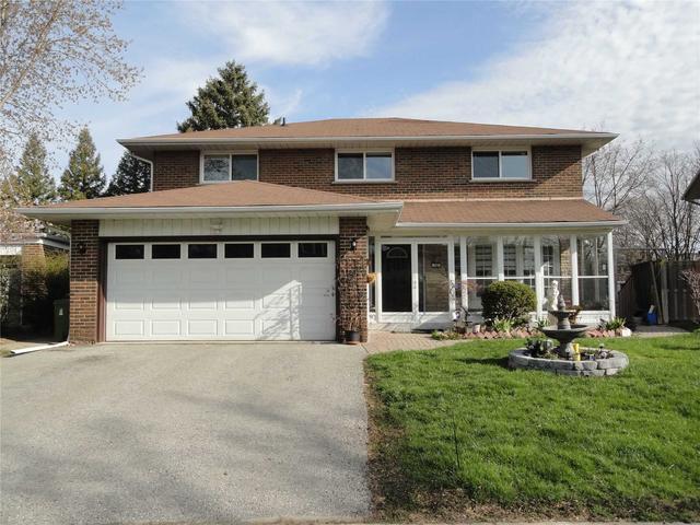 36 Roundwood (Bsmt) Crt, House detached with 2 bedrooms, 1 bathrooms and 1 parking in Toronto ON | Image 1