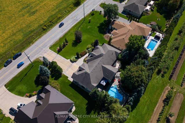 1619 Westdel Bourne Rd S, House detached with 4 bedrooms, 3 bathrooms and 12 parking in London ON | Image 2