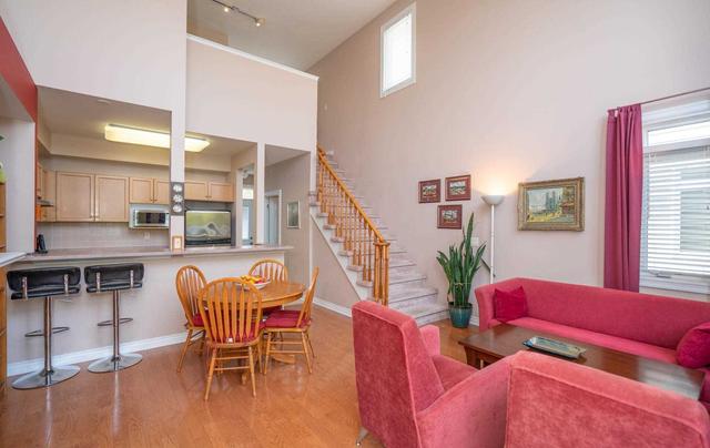 1035 On Bogart Circ, Townhouse with 2 bedrooms, 2 bathrooms and 2 parking in Newmarket ON | Image 4
