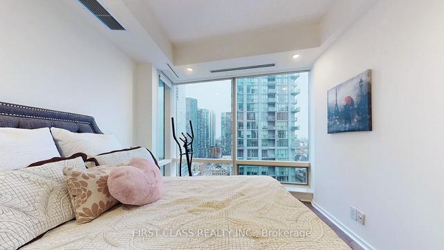 2304 - 180 University Ave, Condo with 1 bedrooms, 1 bathrooms and 1 parking in Toronto ON | Image 18