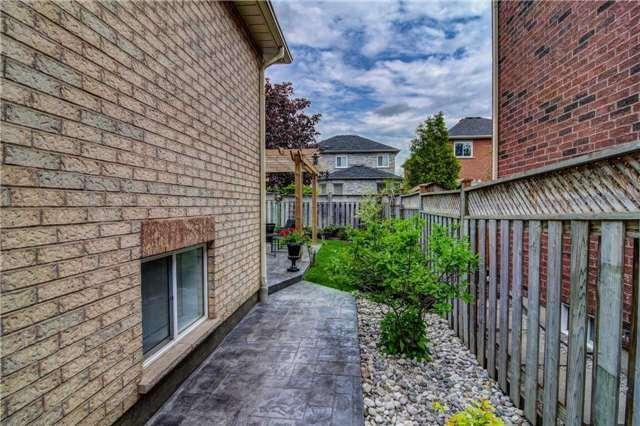 86 National Cres, House detached with 2 bedrooms, 2 bathrooms and 4 parking in Brampton ON | Image 17
