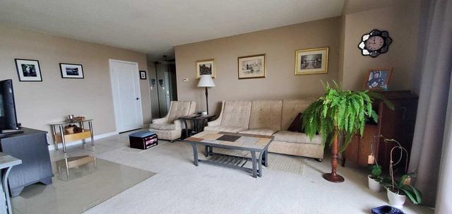 604 - 301 Frances Ave, Condo with 3 bedrooms, 2 bathrooms and 1 parking in Hamilton ON | Image 15
