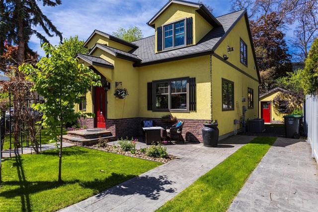 1876 Marshall Street, House detached with 3 bedrooms, 3 bathrooms and 2 parking in Kelowna BC | Image 2
