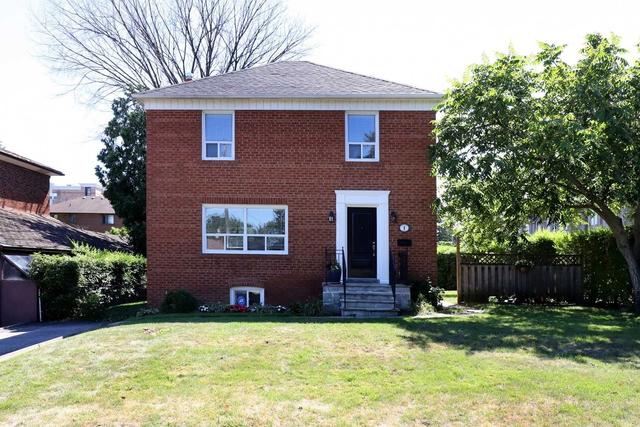 1 Riverlea Dr, House detached with 3 bedrooms, 2 bathrooms and 2 parking in Toronto ON | Image 1