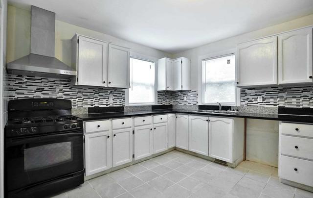 549 Wellington St N, House detached with 4 bedrooms, 2 bathrooms and 1 parking in Hamilton ON | Image 3