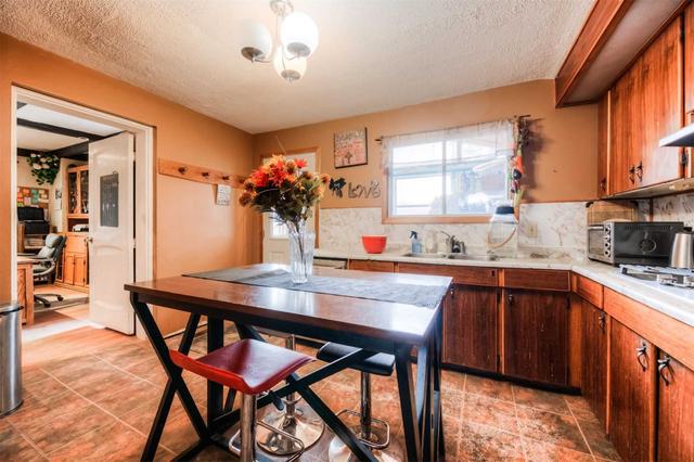 1050 Highway 5 W, House detached with 4 bedrooms, 3 bathrooms and 10 parking in Hamilton ON | Image 25