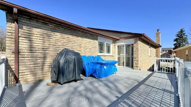 136 Fawcett Tr, House detached with 3 bedrooms, 2 bathrooms and 5 parking in Toronto ON | Image 27