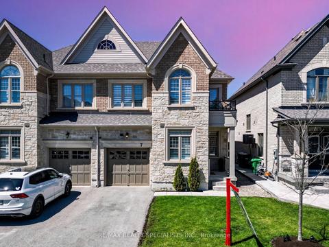 7 Dolobram Tr, House semidetached with 3 bedrooms, 3 bathrooms and 3 parking in Brampton ON | Card Image