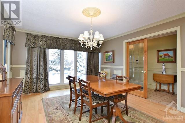 115 Oakburn Road, House detached with 5 bedrooms, 3 bathrooms and 6 parking in Ottawa ON | Image 5