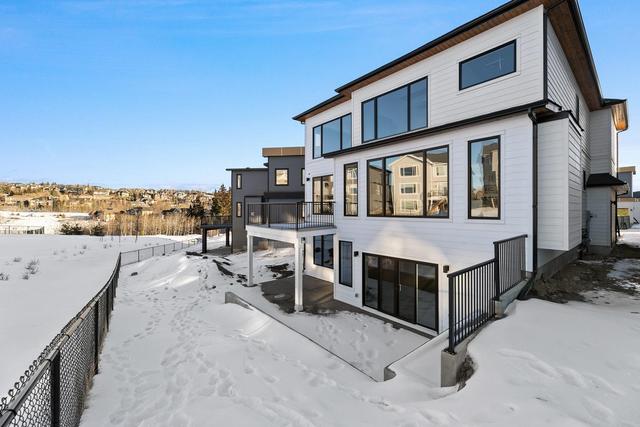 33 Timberline Court Sw, House detached with 3 bedrooms, 3 bathrooms and 6 parking in Calgary AB | Image 4