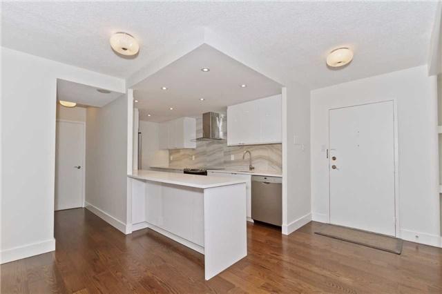 1002 - 820 Burnhamthorpe Rd, Condo with 3 bedrooms, 2 bathrooms and 1 parking in Toronto ON | Image 7