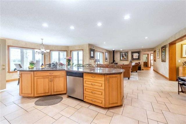 232 Eighth Rd E, House detached with 3 bedrooms, 4 bathrooms and 20 parking in Hamilton ON | Image 3