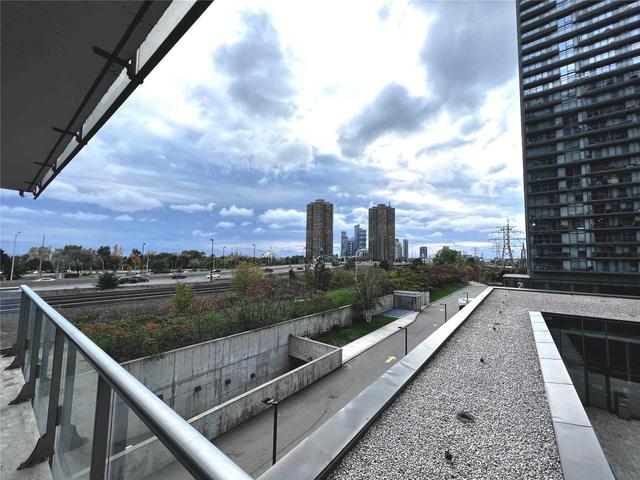 305 - 103 The Queensway Ave, Condo with 2 bedrooms, 2 bathrooms and 1 parking in Toronto ON | Image 14