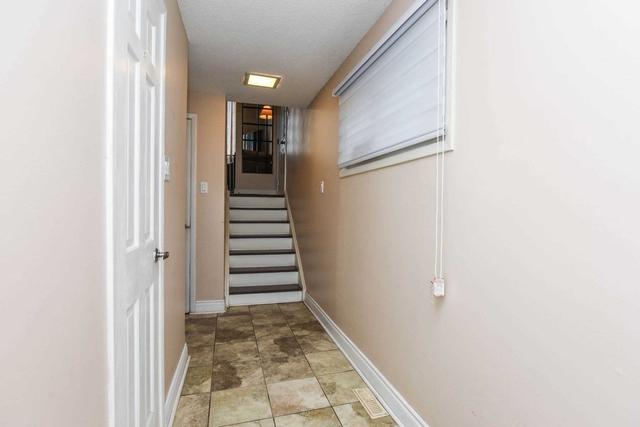 7369 Bybrook Dr, House semidetached with 3 bedrooms, 3 bathrooms and 5 parking in Mississauga ON | Image 34