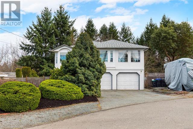 115 Denman Dr, House detached with 5 bedrooms, 3 bathrooms and 4 parking in Qualicum Beach BC | Image 1