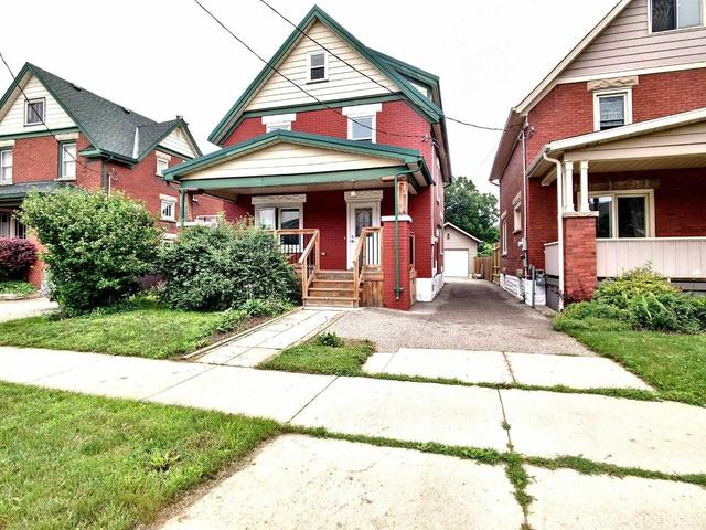 104 Cameron St N, House detached with 3 bedrooms, 3 bathrooms and 5 parking in Kitchener ON | Image 12