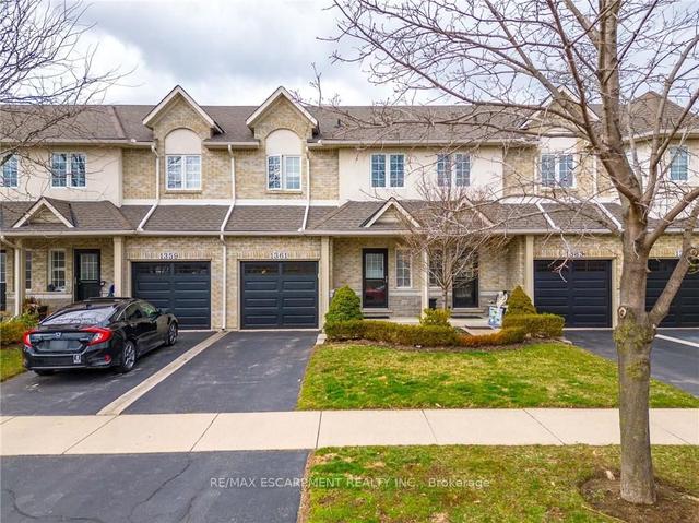 1361 Stephenson Dr, Townhouse with 3 bedrooms, 3 bathrooms and 2 parking in Burlington ON | Image 1