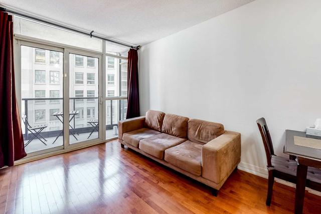 902 - 21 Carlton St, Condo with 2 bedrooms, 2 bathrooms and 0 parking in Toronto ON | Image 7